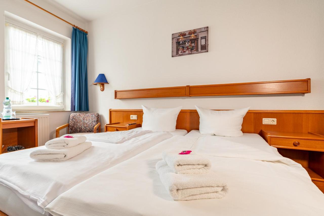 Hotel & Restaurant Stadt Genthin エクステリア 写真