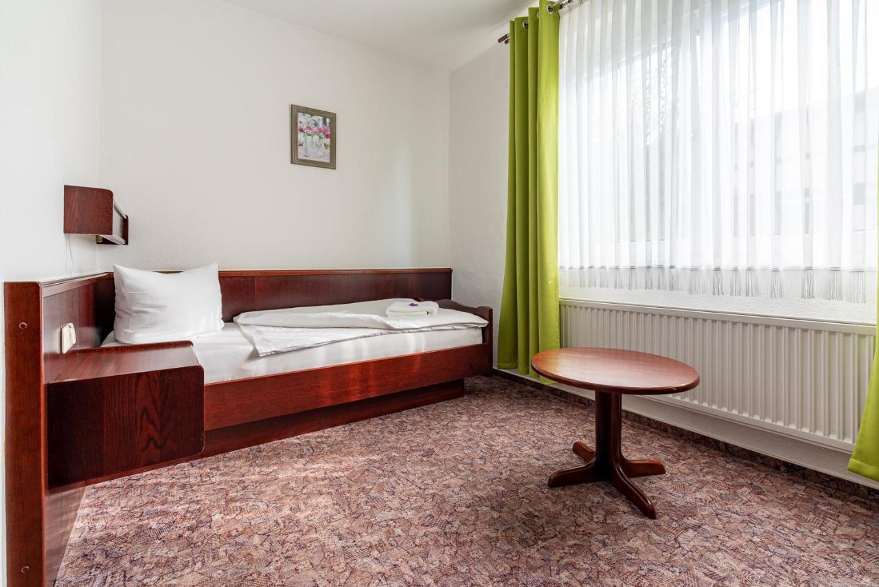 Hotel & Restaurant Stadt Genthin エクステリア 写真