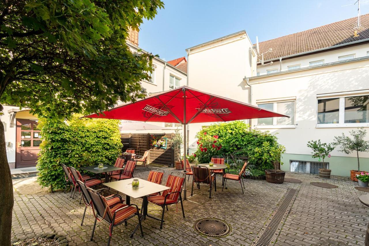 Hotel & Restaurant Stadt Genthin エクステリア 写真