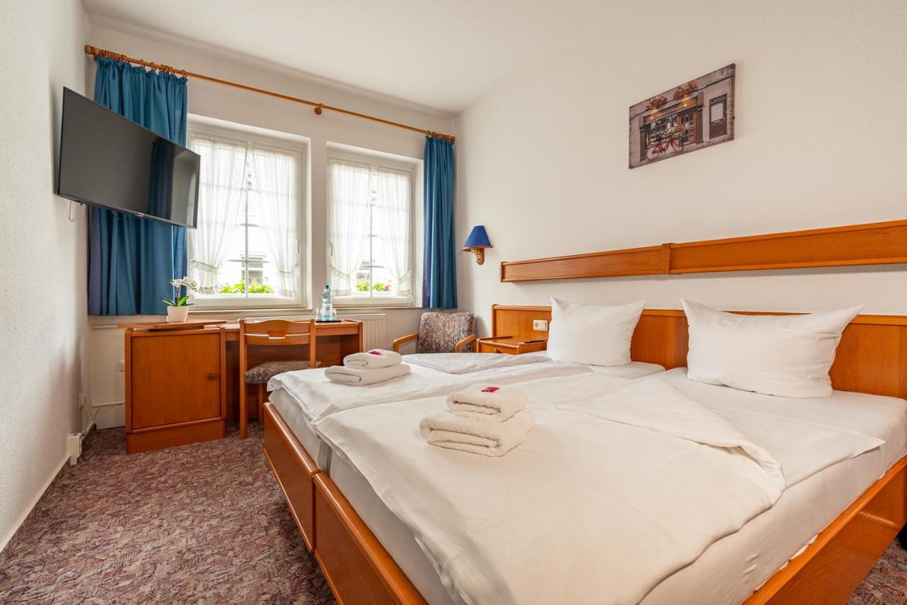 Hotel & Restaurant Stadt Genthin エクステリア 写真