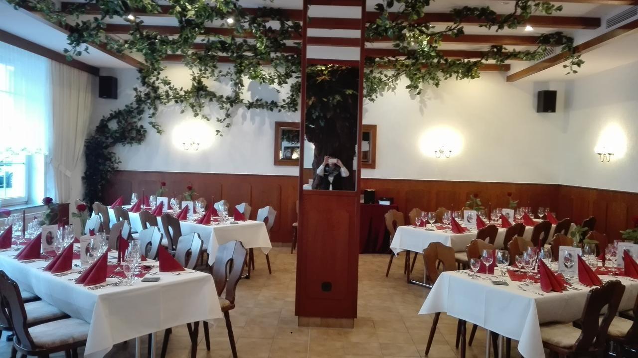 Hotel & Restaurant Stadt Genthin エクステリア 写真